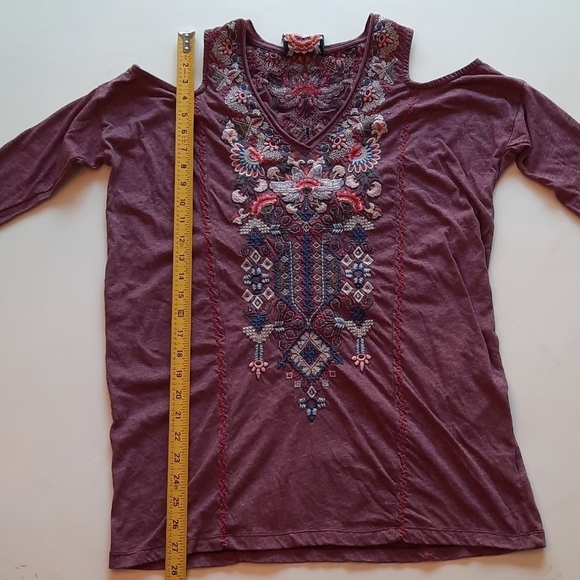 Johnny Was cold shoulder embroidered v neck top - Picture 7 of 9